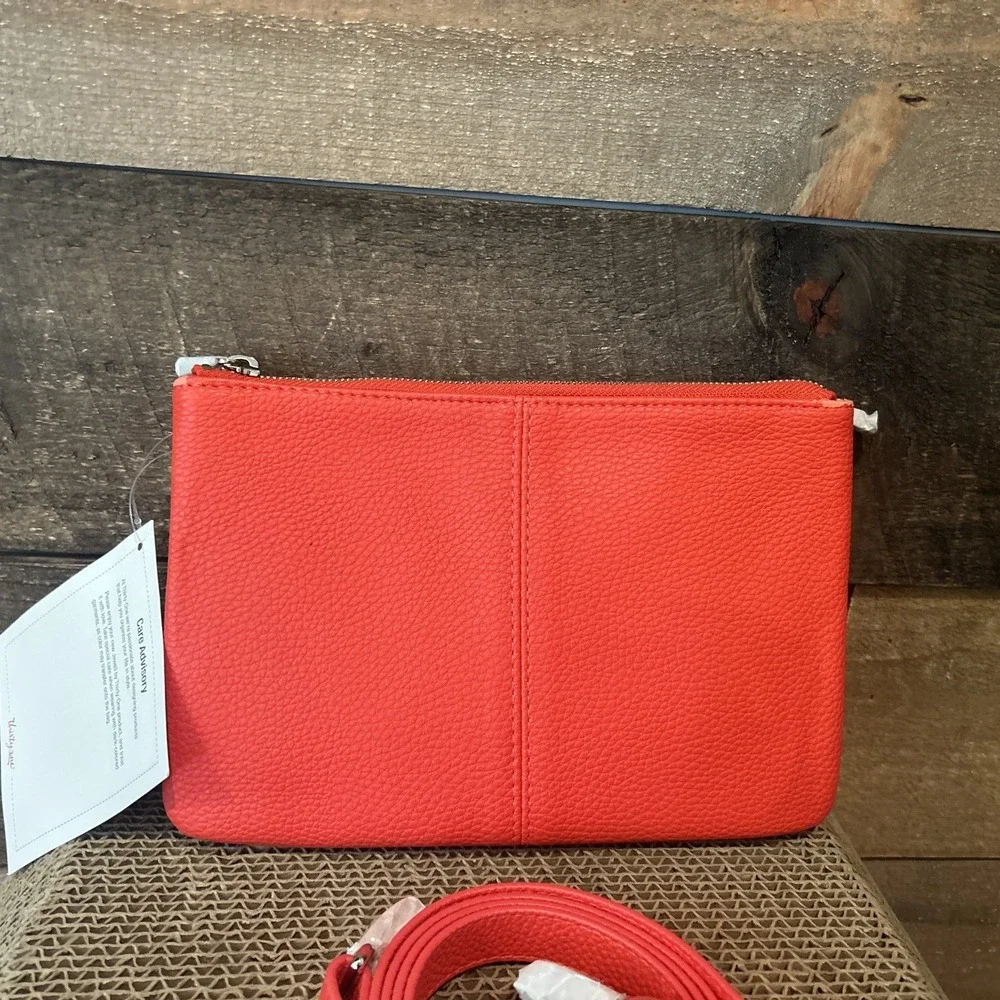 Thirty One Womens Coral Kisses Pebble Leather Zipper‎ Red Clutch Purse One Size